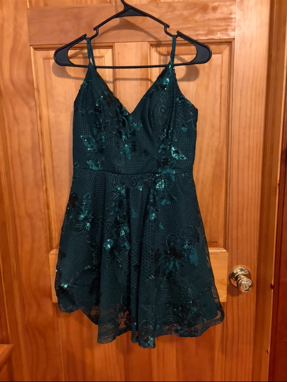 Women's Emerald Green Floral Lace V-Neck Dress